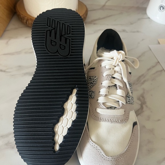 New balance shoes - Picture 5 of 5